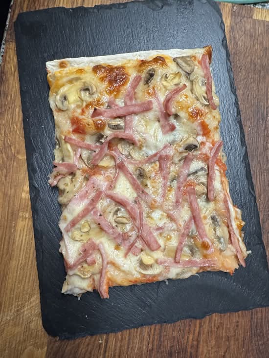 Part de pizza jambon champignons