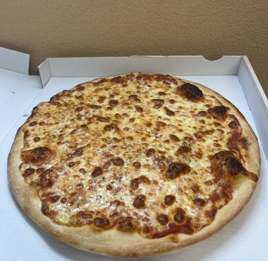 Pizza margarita sortie du four