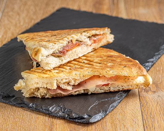 Focaccia au jambon cru